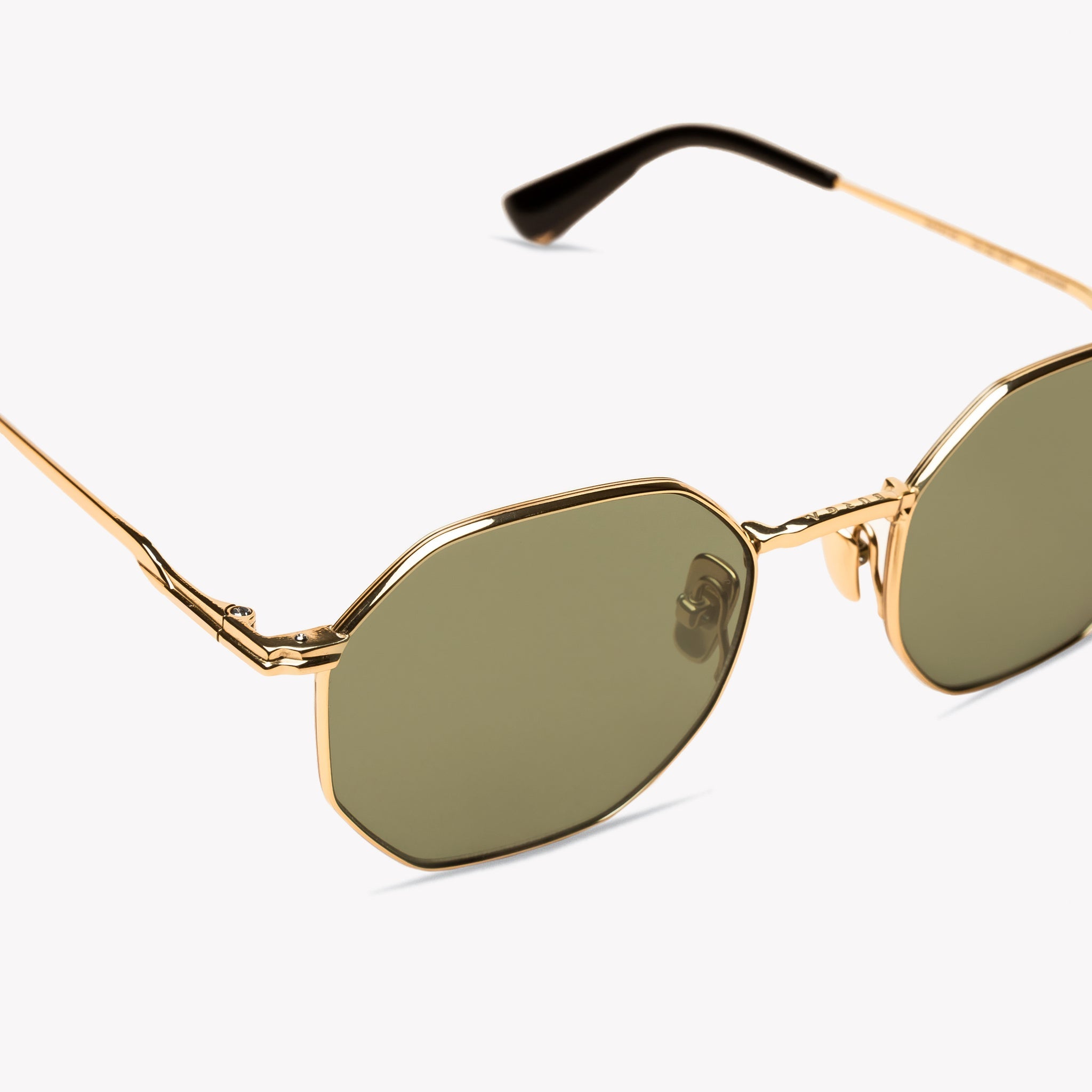 ATTITUDE - Golden Oasis / Moss Green