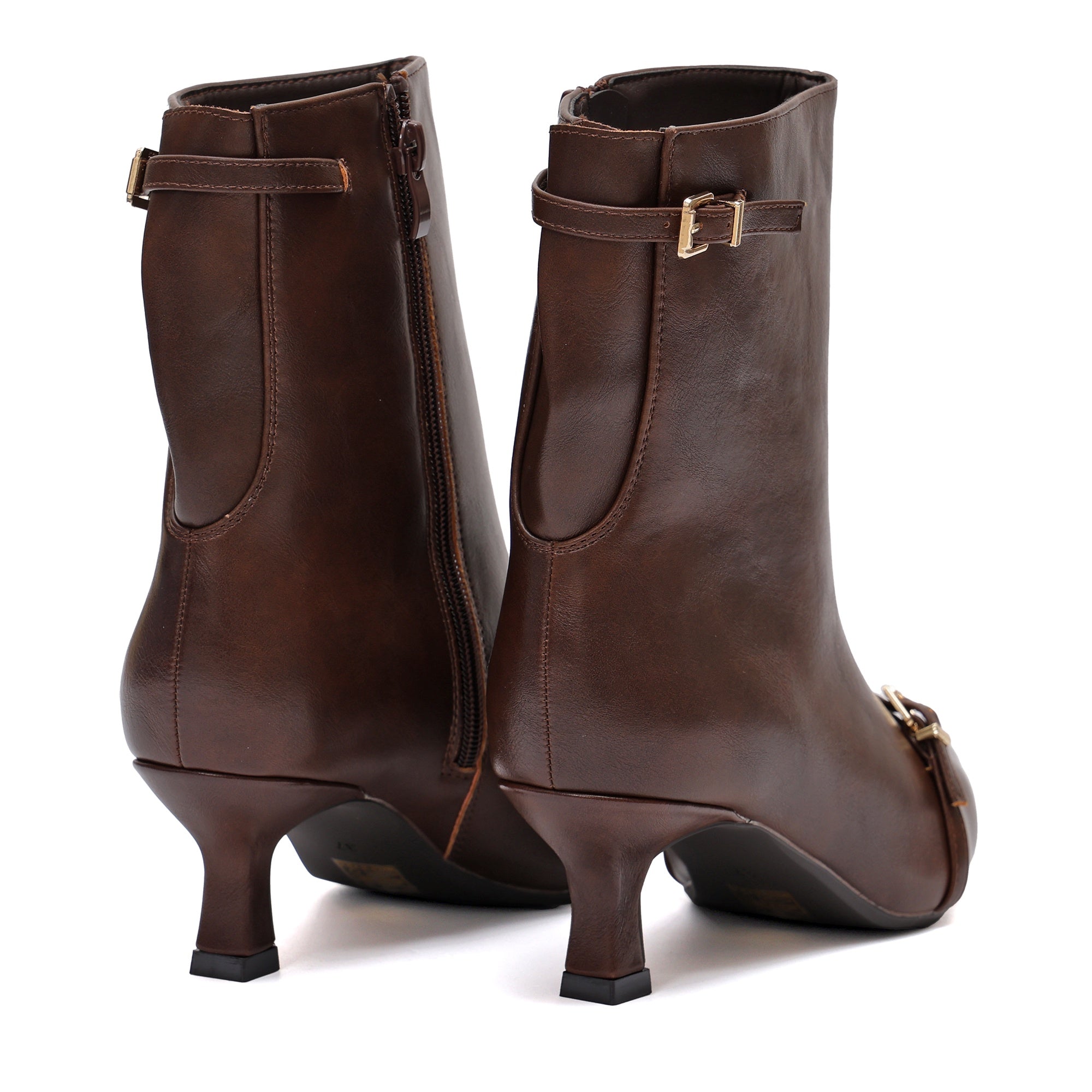 Stivali in simil pelle con tacco e cinturini Marrone