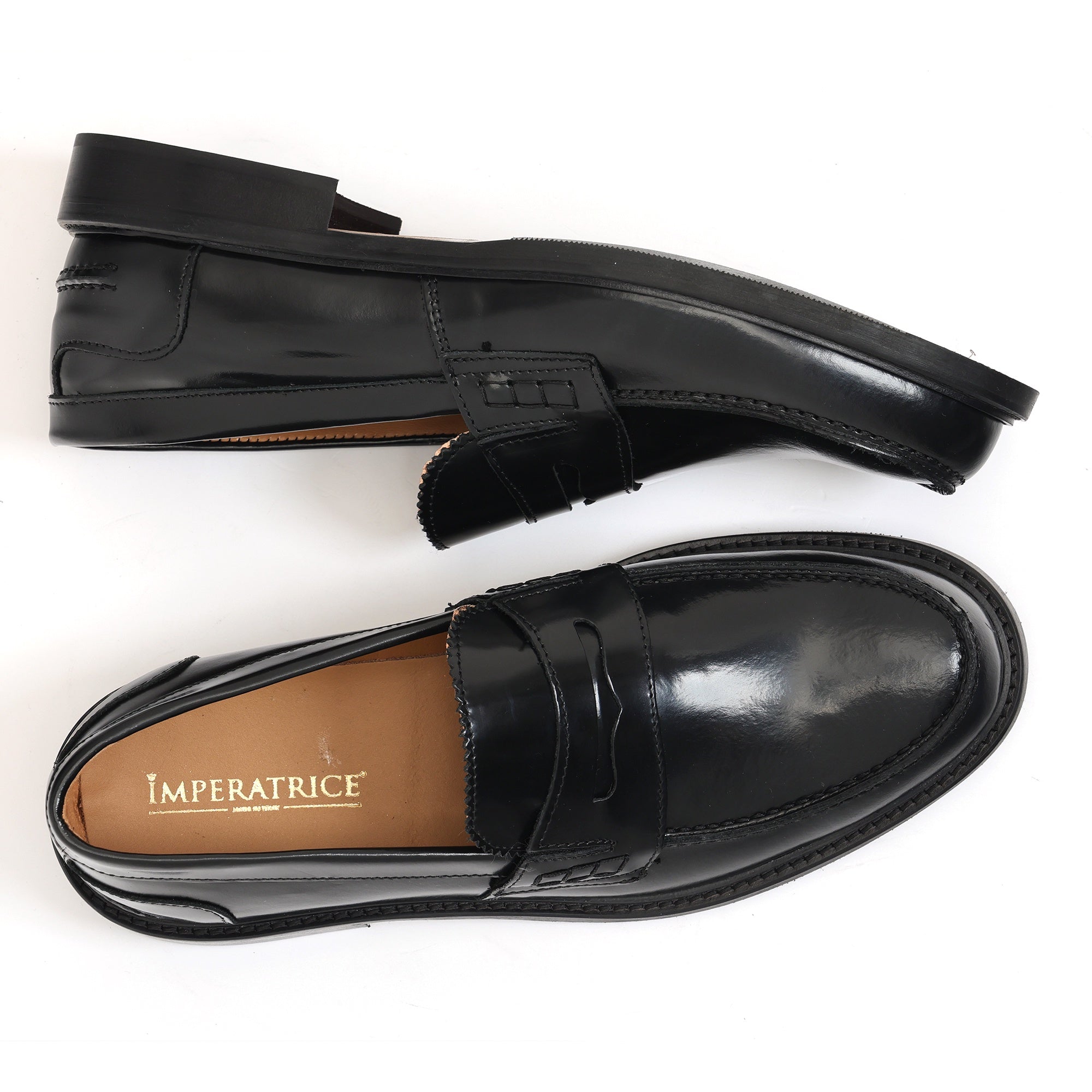 Mocassino modello saxone in pelle abrasivato fondo cuoio Nero