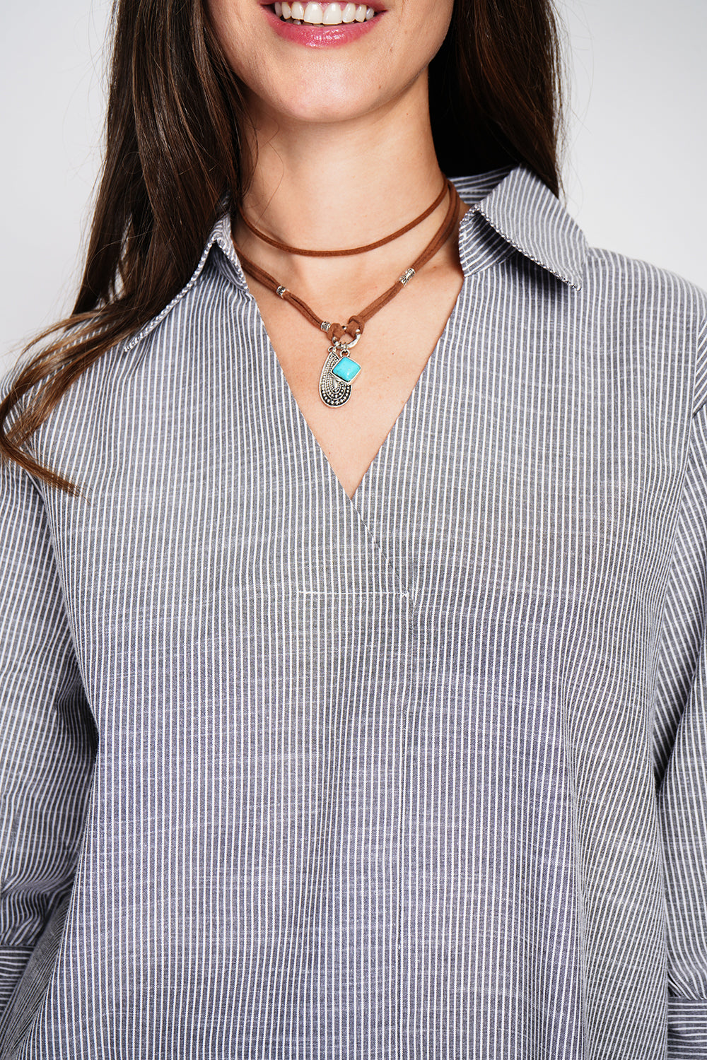 Top con collo a camicia, incrociato davanti, a trapezio con maniche a 3/4 Nero