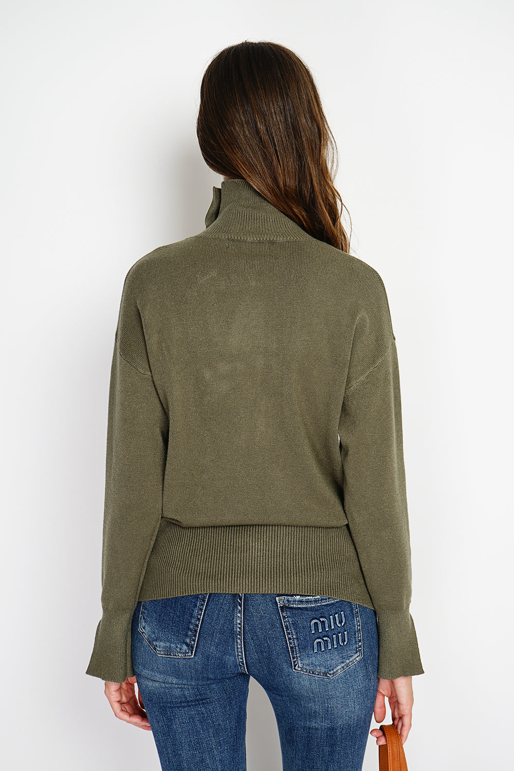 Maglione a collo alto a maniche lunghe con bottoni dorati Cachi