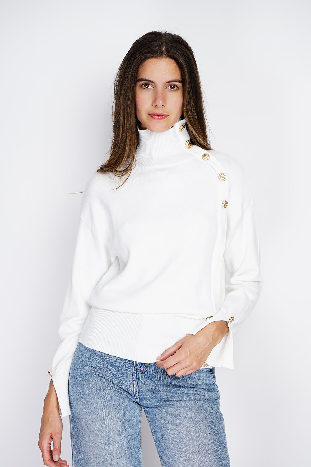 Maglione a collo alto a maniche lunghe con bottoni dorati Naturale