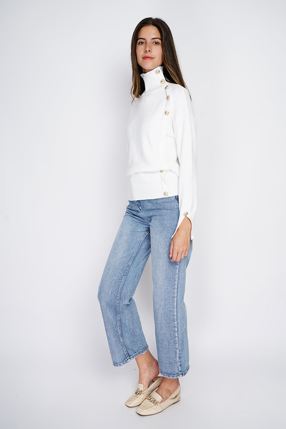 Maglione a collo alto a maniche lunghe con bottoni dorati Naturale