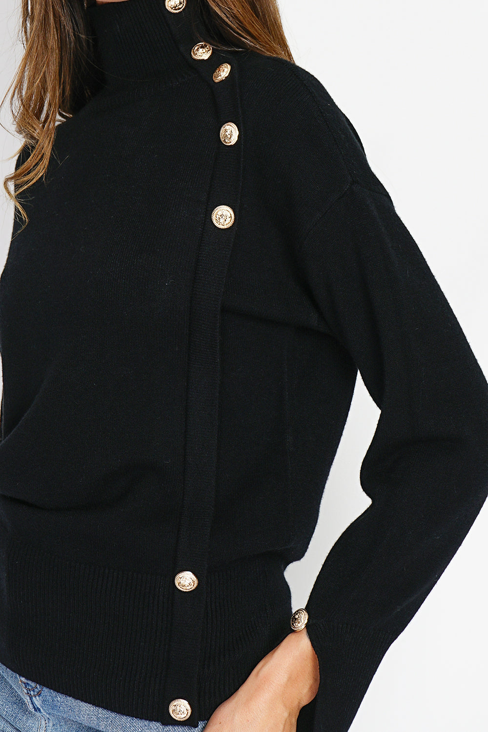 Maglione a collo alto a maniche lunghe con bottoni dorati Nero