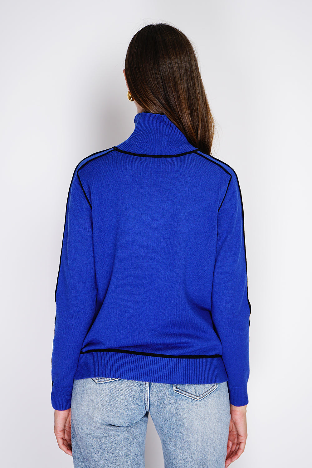 Maglione ampio, collo alto e maniche lunghe in due colori Reale