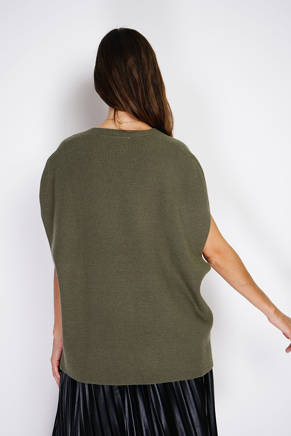 Maglione poncho con scollo a V lavorato a maglia Cachi