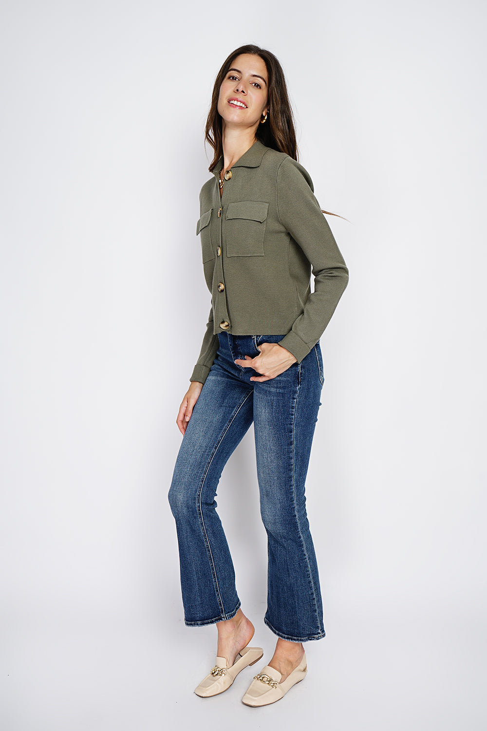 Elegante gilet abbottonato, tasche con patta e maniche lunghe Cachi