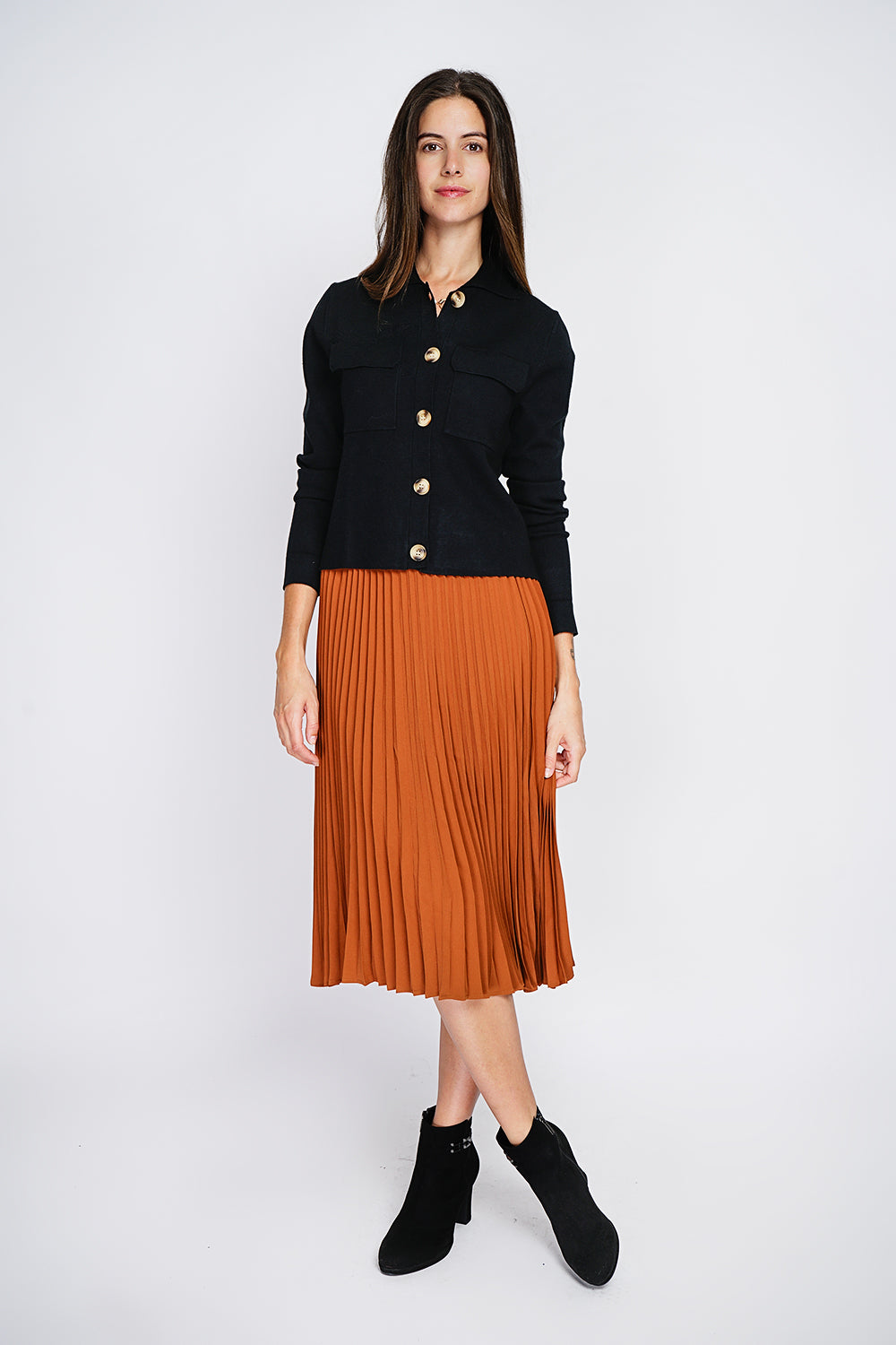 Elegante gilet abbottonato, tasche con patta e maniche lunghe Nero