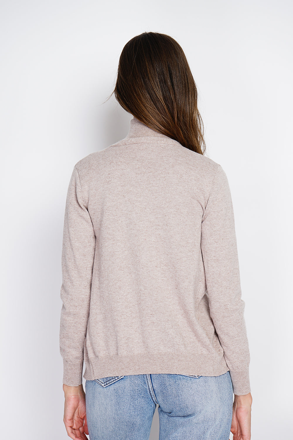 Classico twin-set con scollo a V in maglia a 2 fili e maniche lunghe Deserto