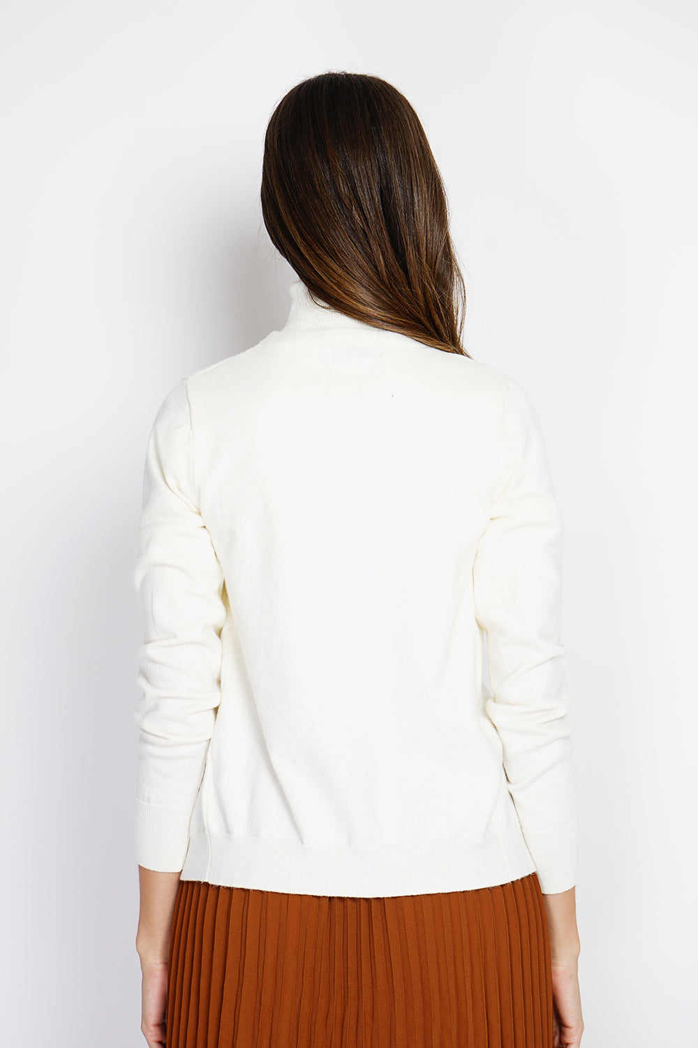 Classico twin-set con scollo a V in maglia a 2 fili e maniche lunghe Naturale