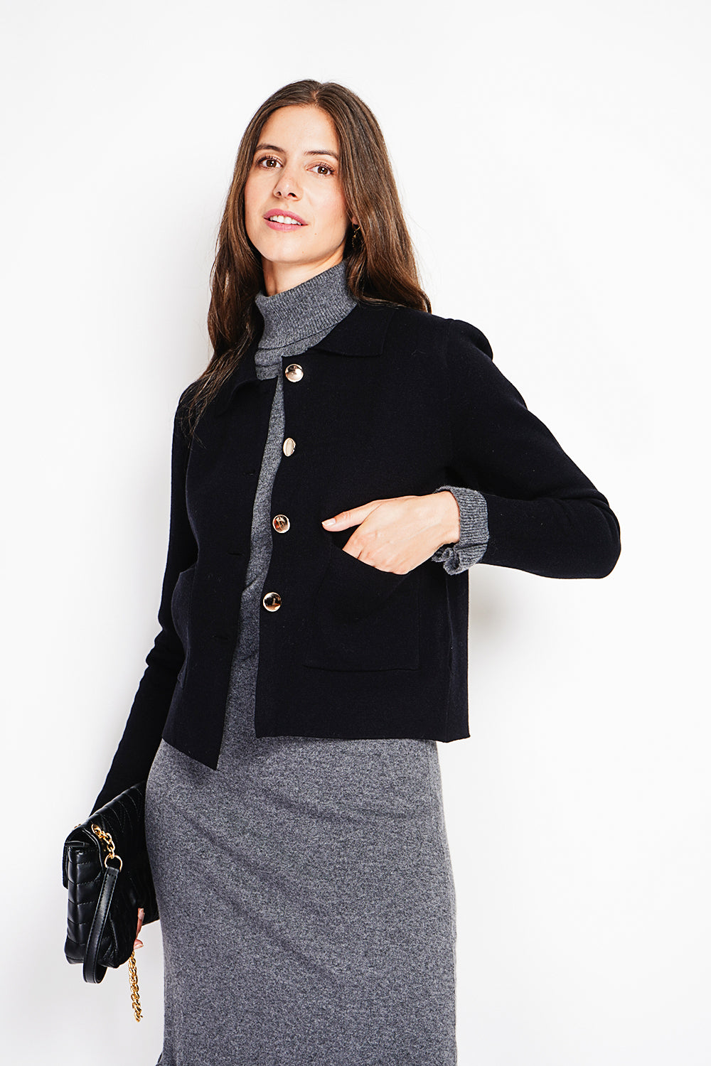 Giacca corta con bottoni dorati, vestibilità oversize e maniche lunghe Nero