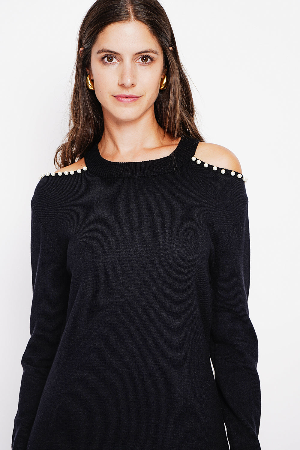 Abito in maglia a collo alto con spallina di perle Nero