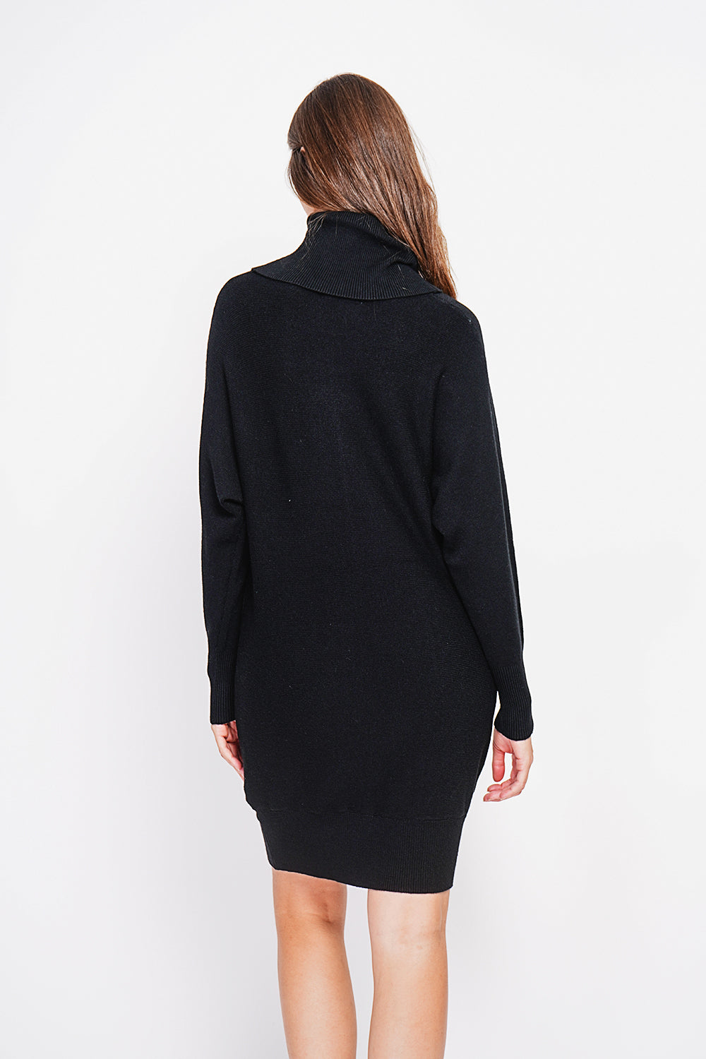 Abito oversize con scollo a barchetta, parte anteriore audace e maniche a pipistrello Nero