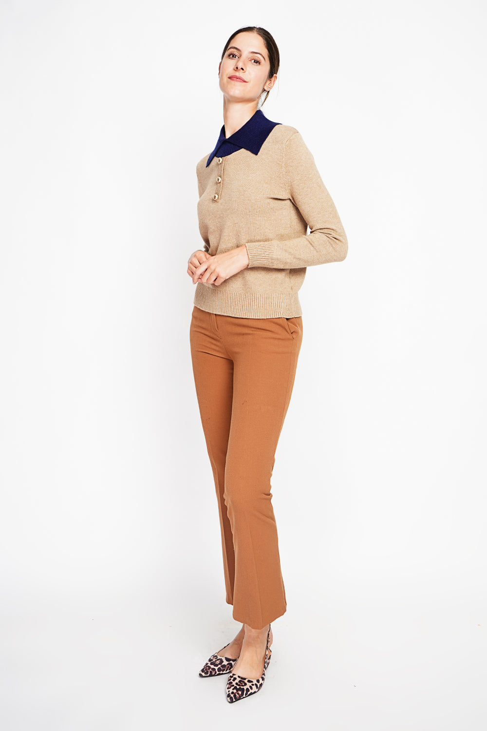 Maglione oversize con collo alto e bottoni in bronzo e maniche lunghe Cammello