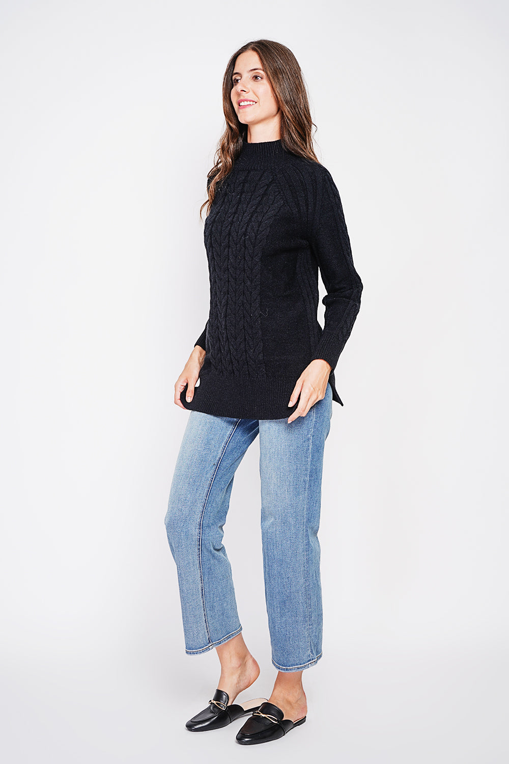 Gilet girocollo con tasche anteriori abbottonate e maniche lunghe Nero