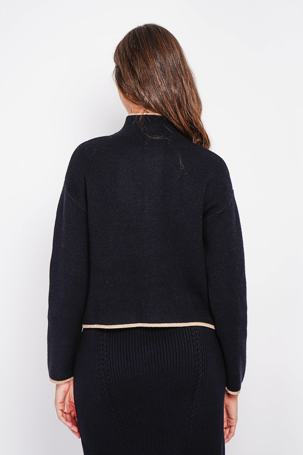 Gilet corto con zip bicolore e maniche lunghe - Nero