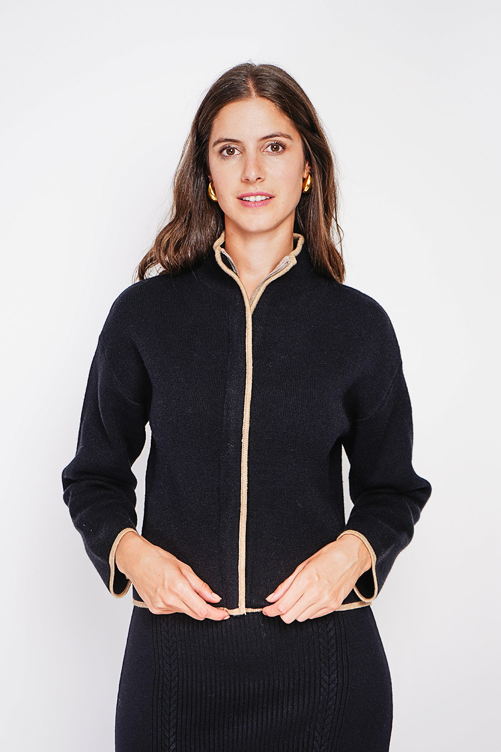 Gilet corto con zip bicolore e maniche lunghe - Nero