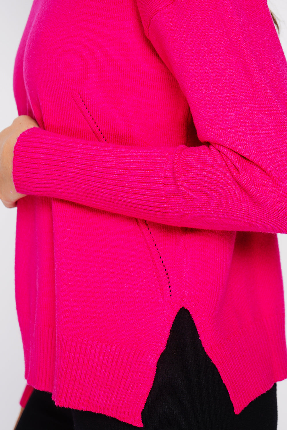 Maglione oversize a collo alto con parte anteriore traforata e maniche lunghe Fucsia
