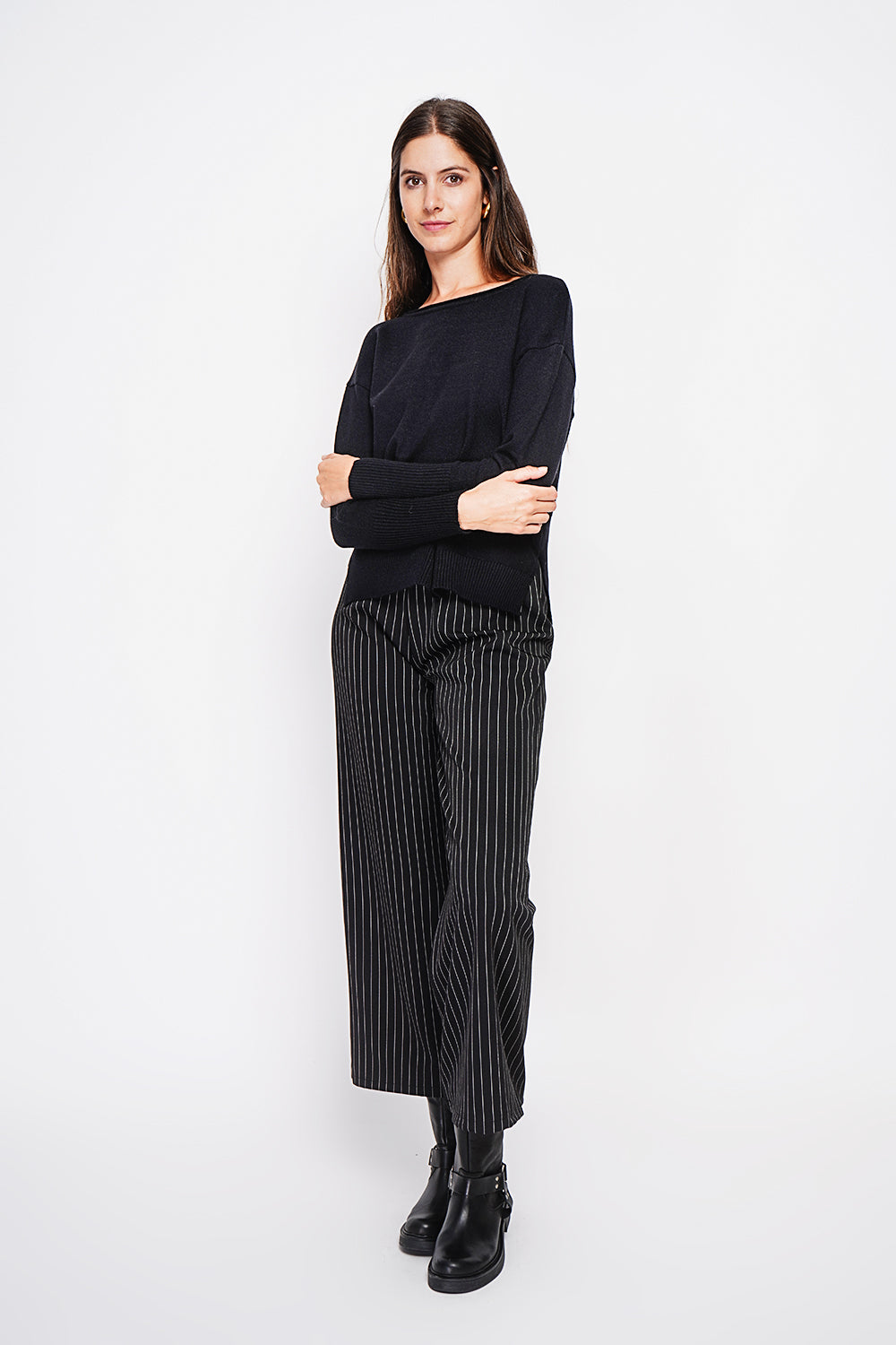 Maglione oversize a collo alto con parte anteriore traforata e maniche lunghe Nero