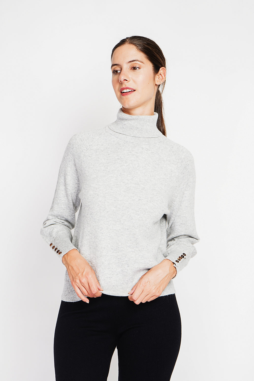 Maglione oversize a collo alto con abbottonatura nella parte inferiore delle maniche lunghe Glassato