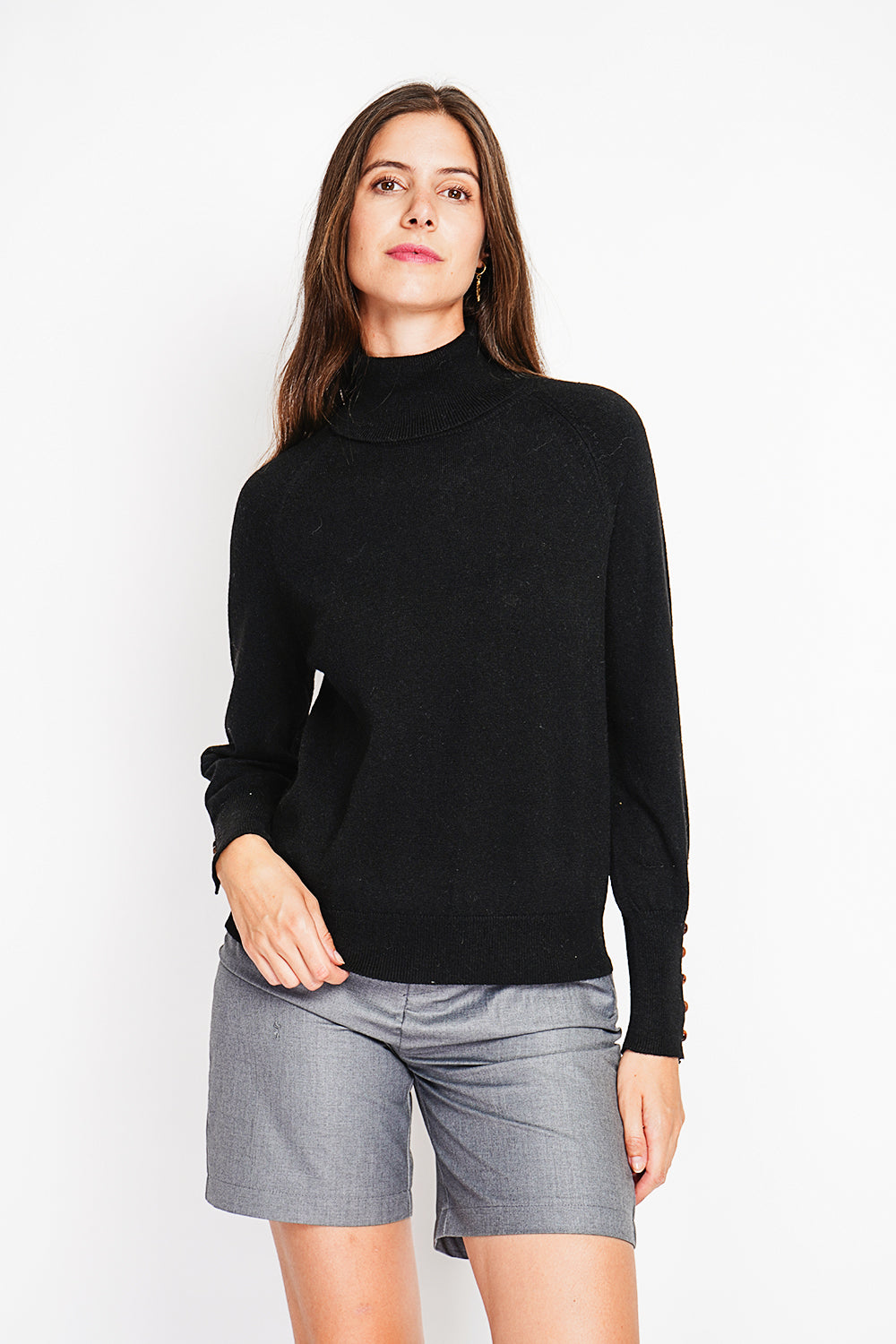 Maglione oversize a collo alto con abbottonatura nella parte inferiore delle maniche lunghe Nero