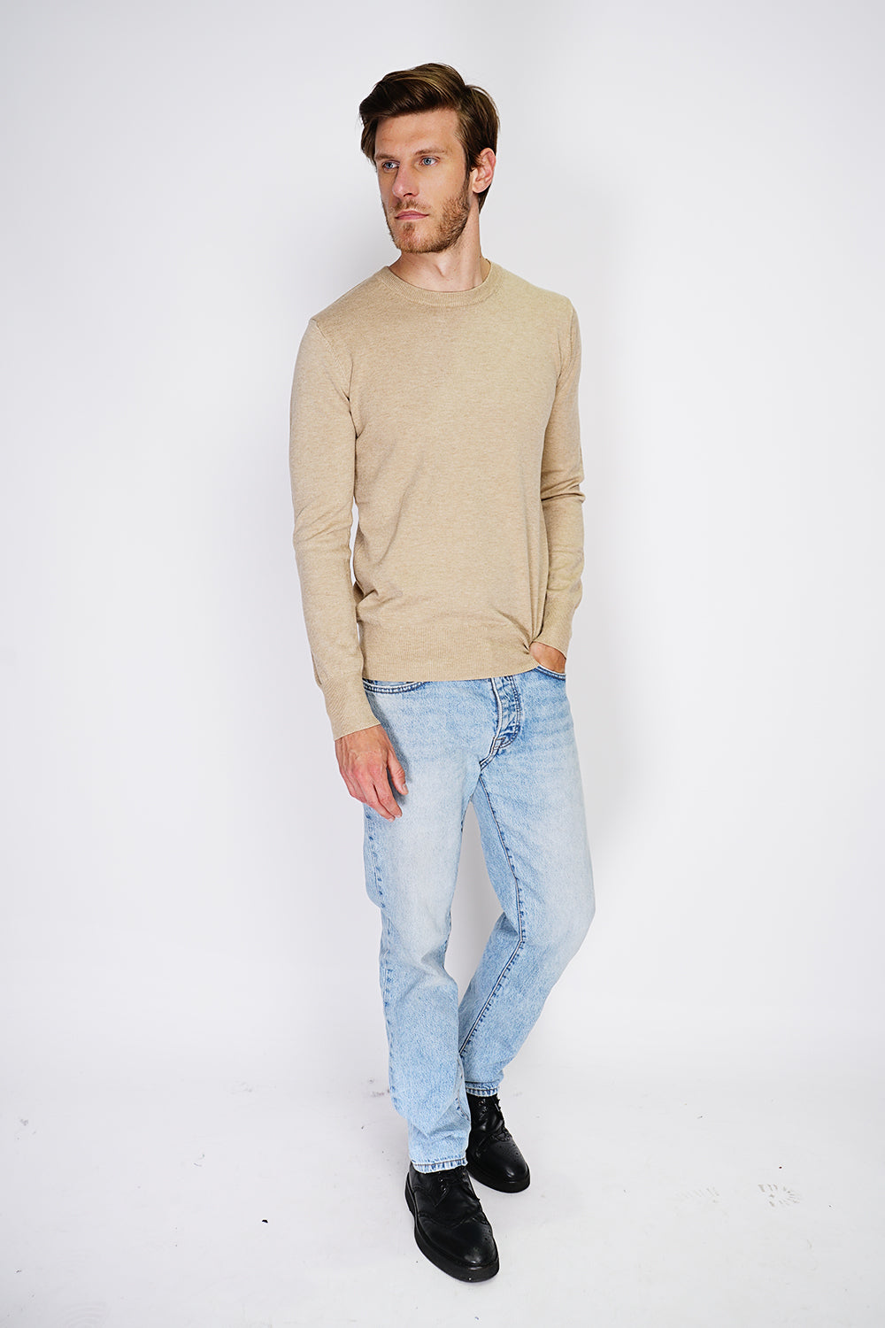 Maglione classico girocollo con maniche lunghe in maglia a 3 fili Cammello