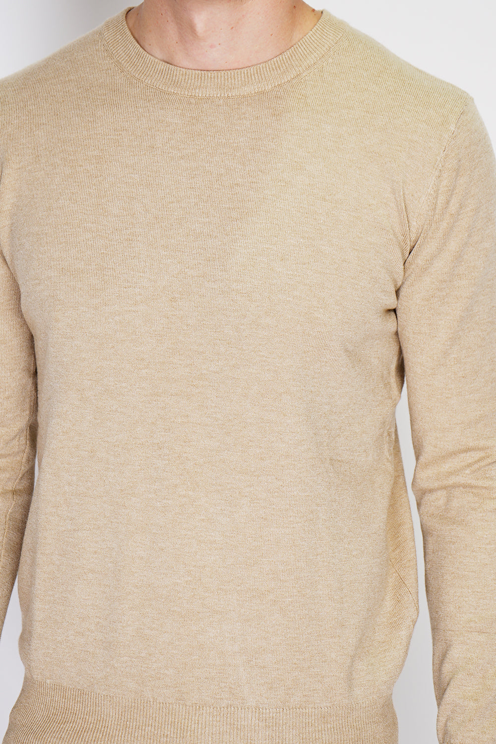 Maglione classico girocollo con maniche lunghe in maglia a 3 fili Cammello