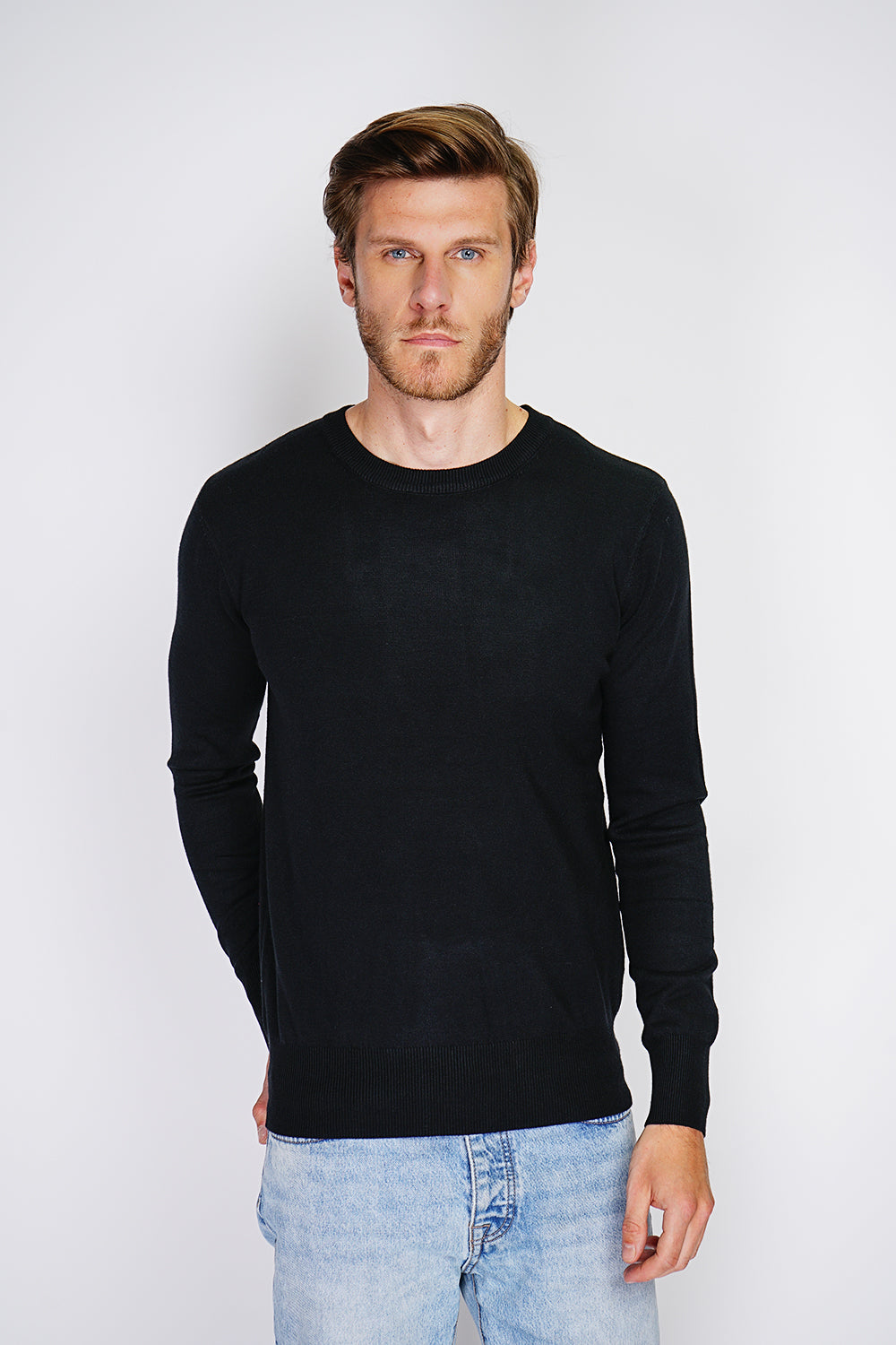 Maglione classico girocollo con maniche lunghe in maglia a 3 fili Nero