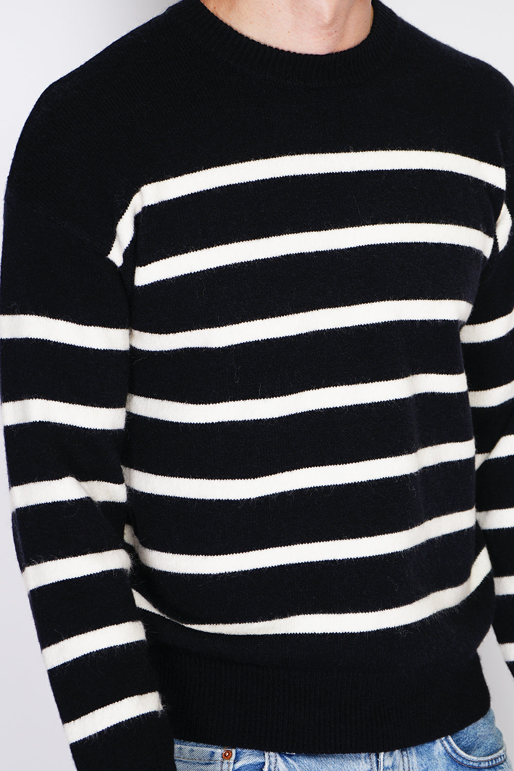 Maglione a righe bretoni a maniche lunghe e scollo tondo - Nero