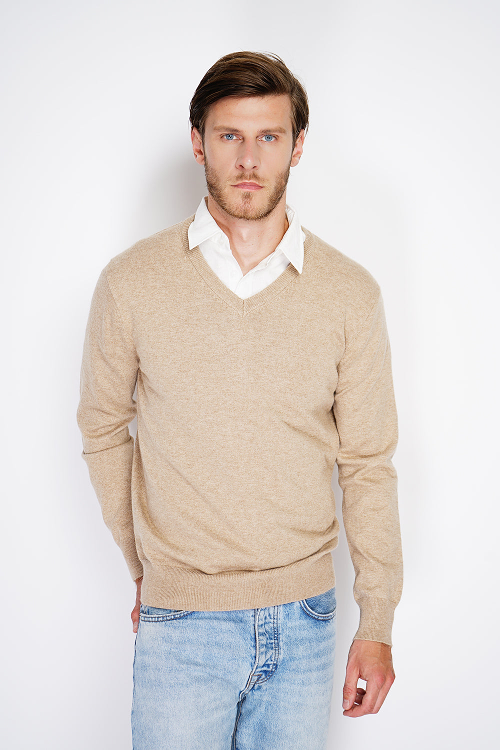 Maglione classico con scollo a V e maniche lunghe lavorato a 2 fili Camel -WFM141