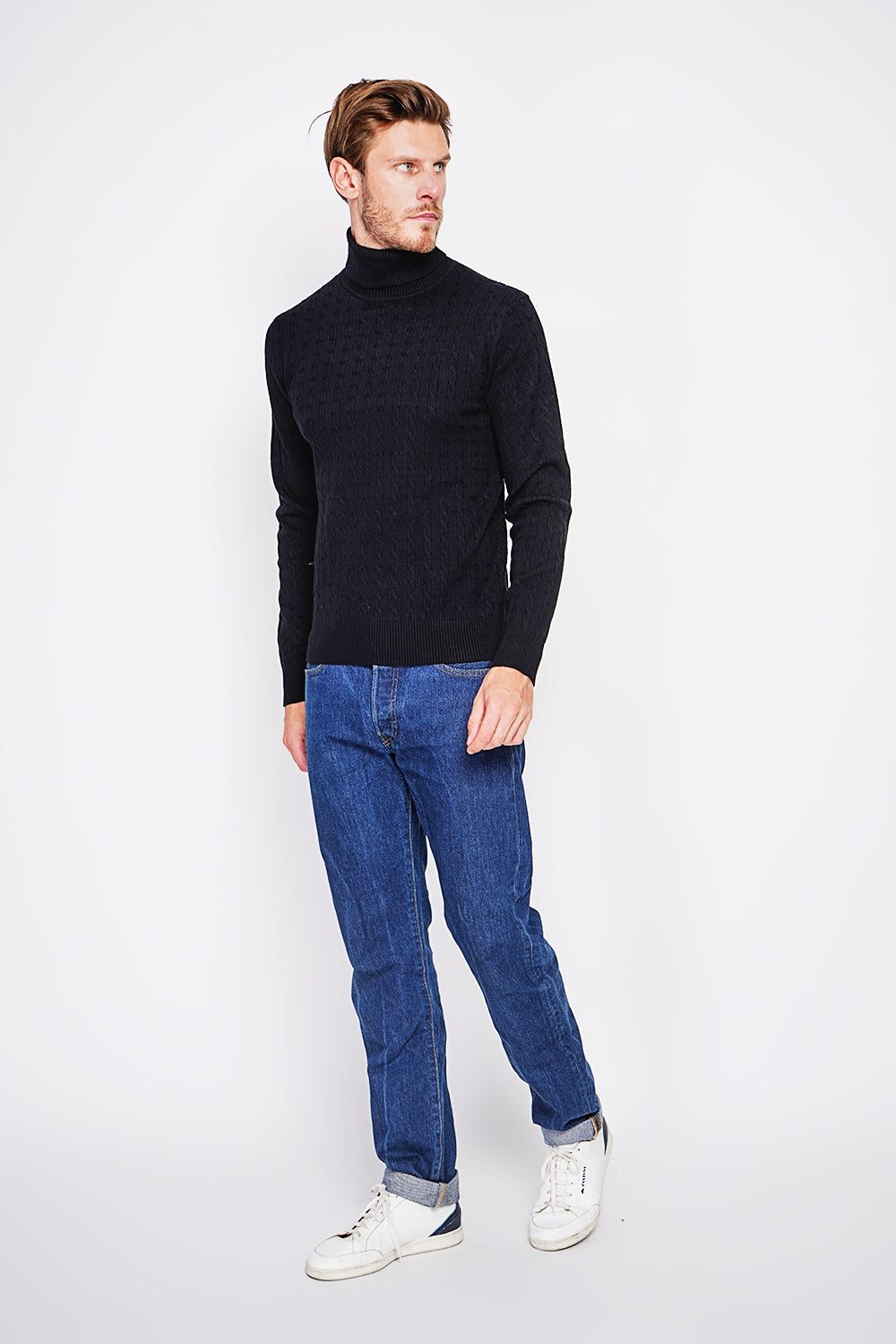 Maglione a collo alto con maniche lunghe Nero