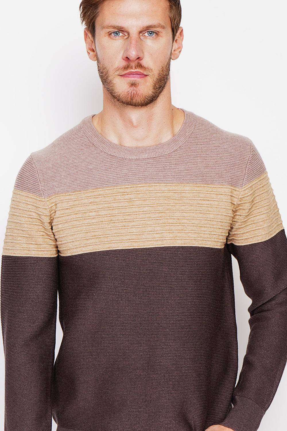 Maglione girocollo a maniche lunghe in maglia fantasia Caffè