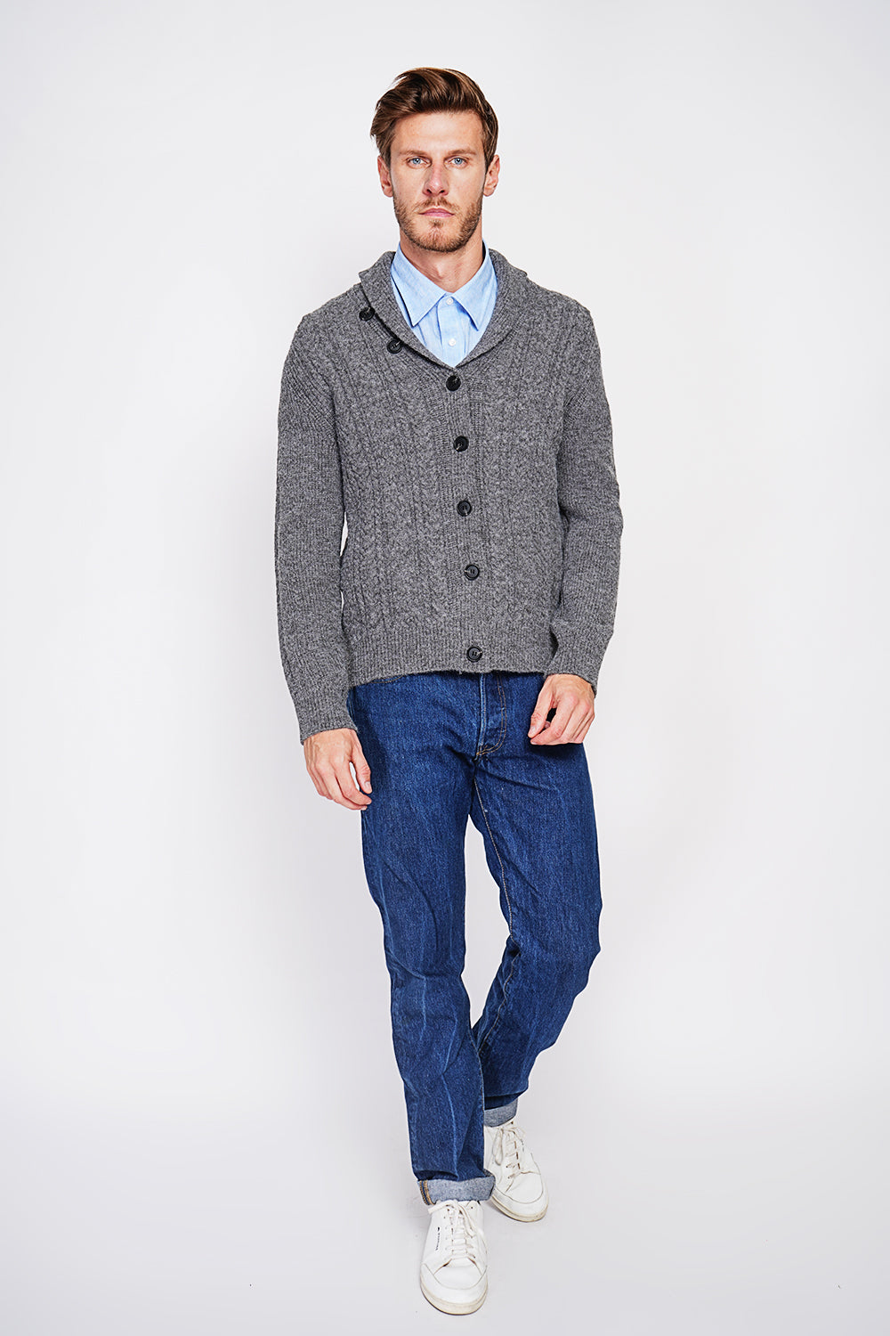 Cardigan a maniche lunghe con collo sciallato e bottoni intrecciati Lupo