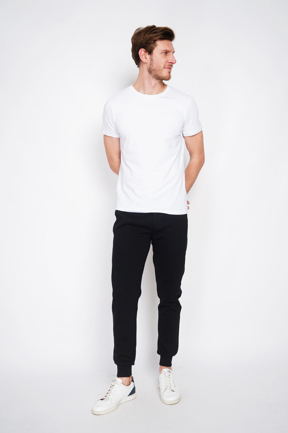 Pantaloni da jogging, elastico in vita con coulisse e tasche laterali Nero