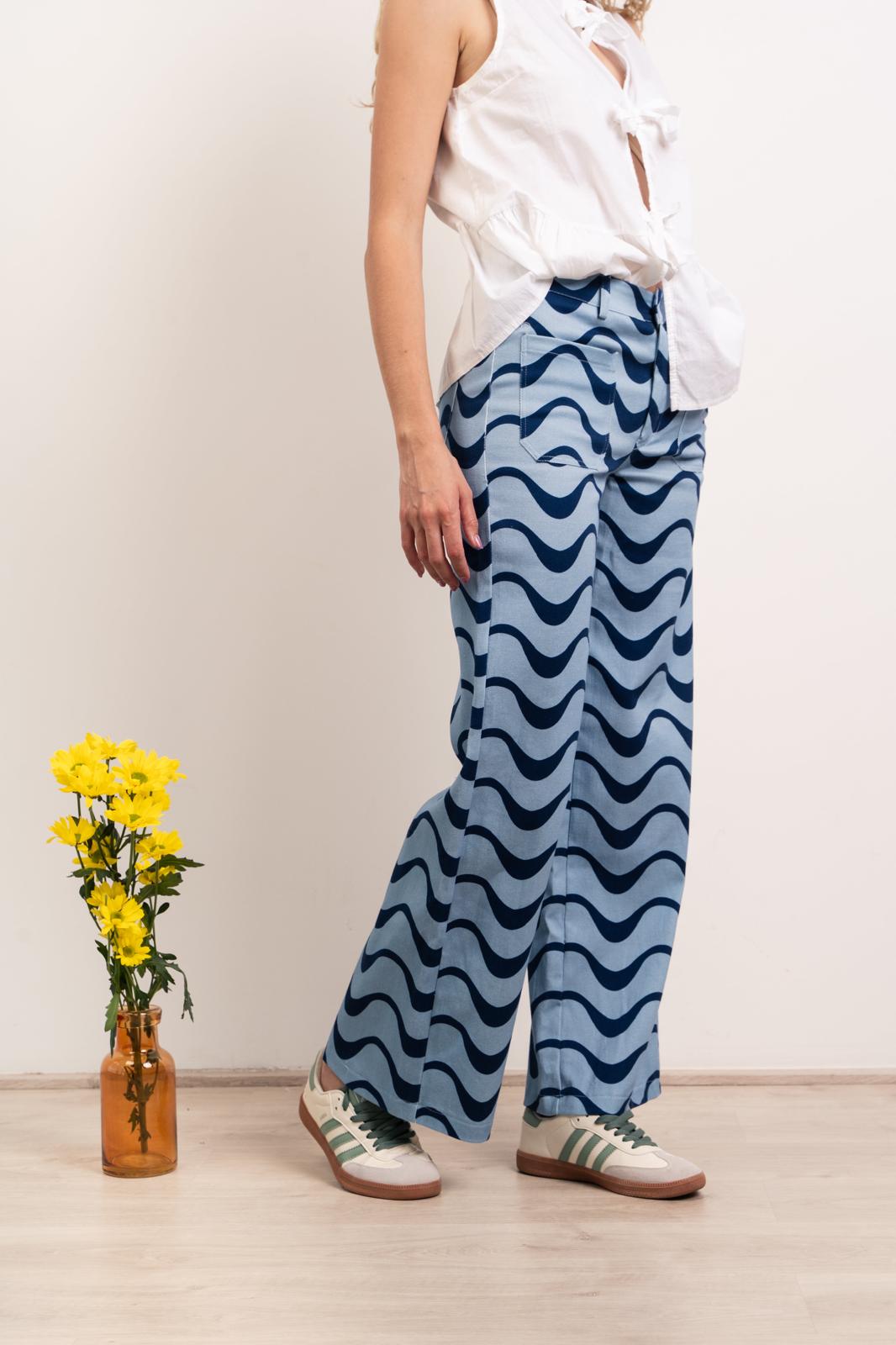 Valeria Ondas Blue Jeans