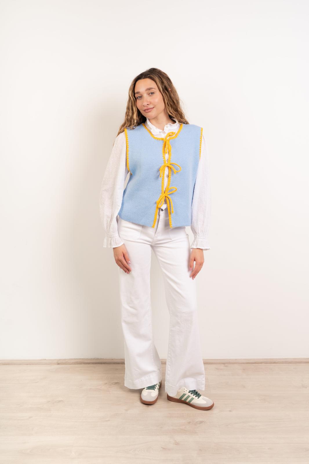 Gilet in maglia azzurro e giallo