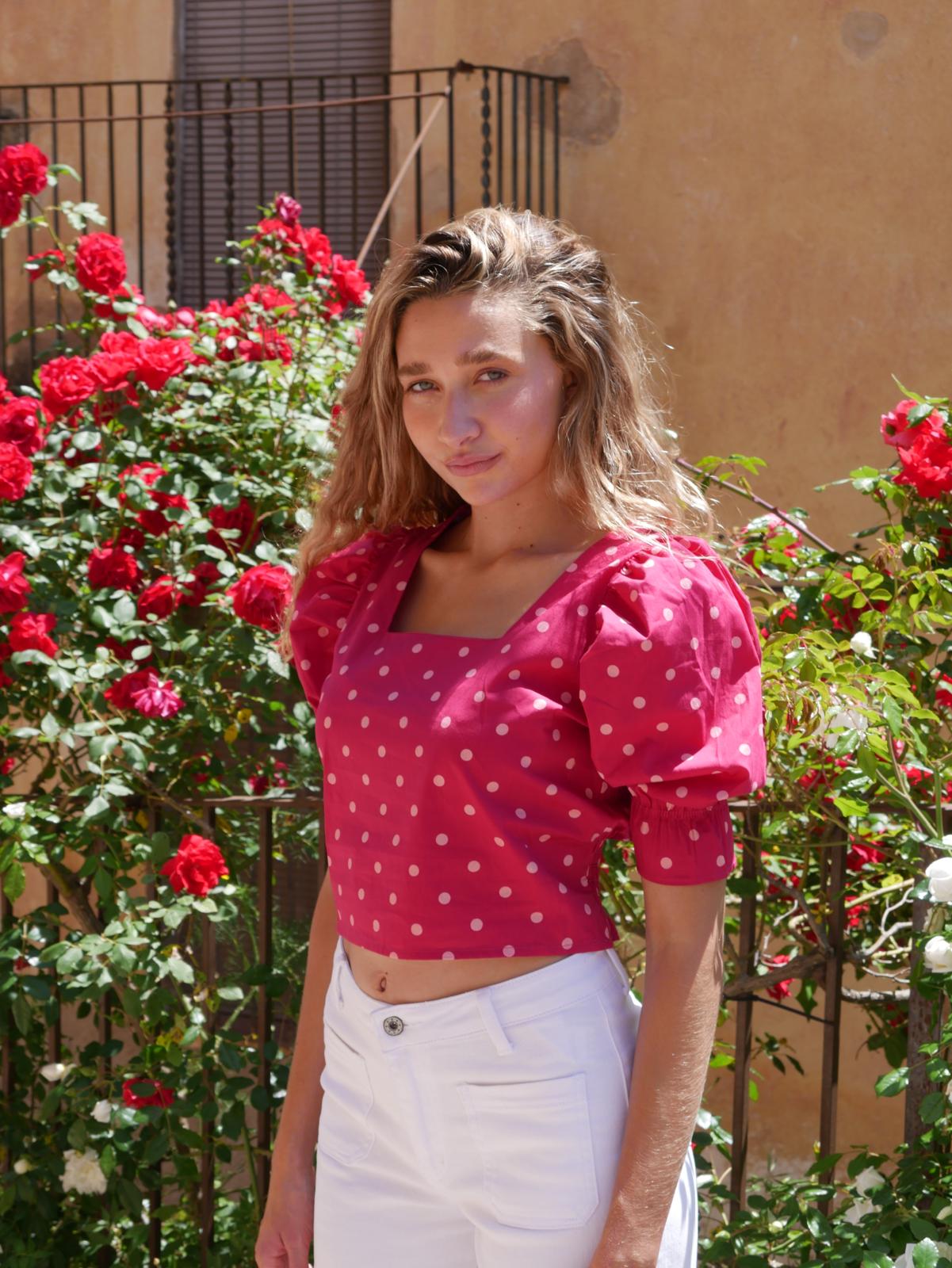 Blusa Carmi a pois bordeaux