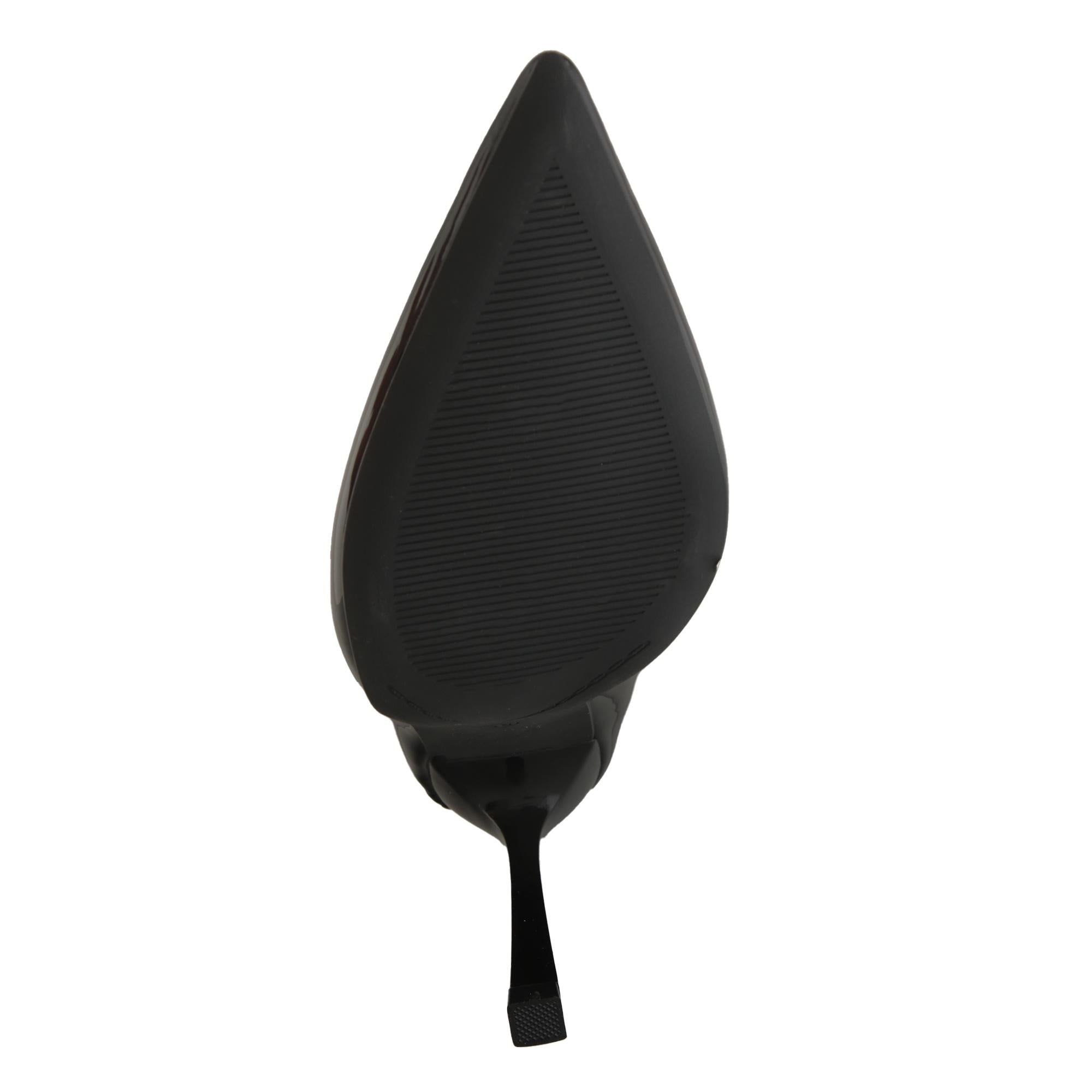 Dècolletè pumps verniciati con tacco alto a spillo Nero