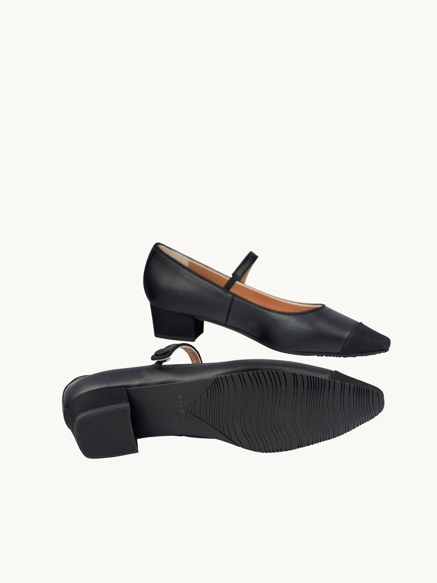 Black Leather Ballerina Flats with Pointed Toe and Small Heel | Bambie Classic Black