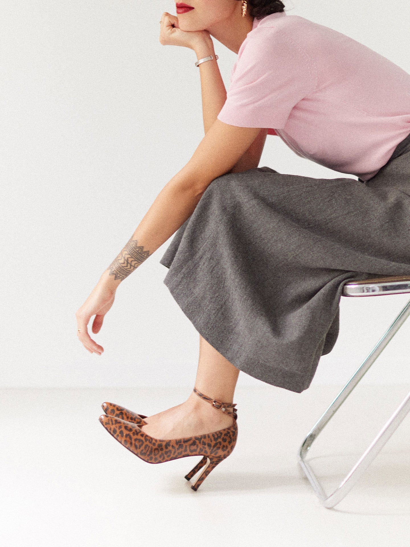 Leopard Pumps in Leather with Pointed toe and Ankle Strap | Iva Leopard