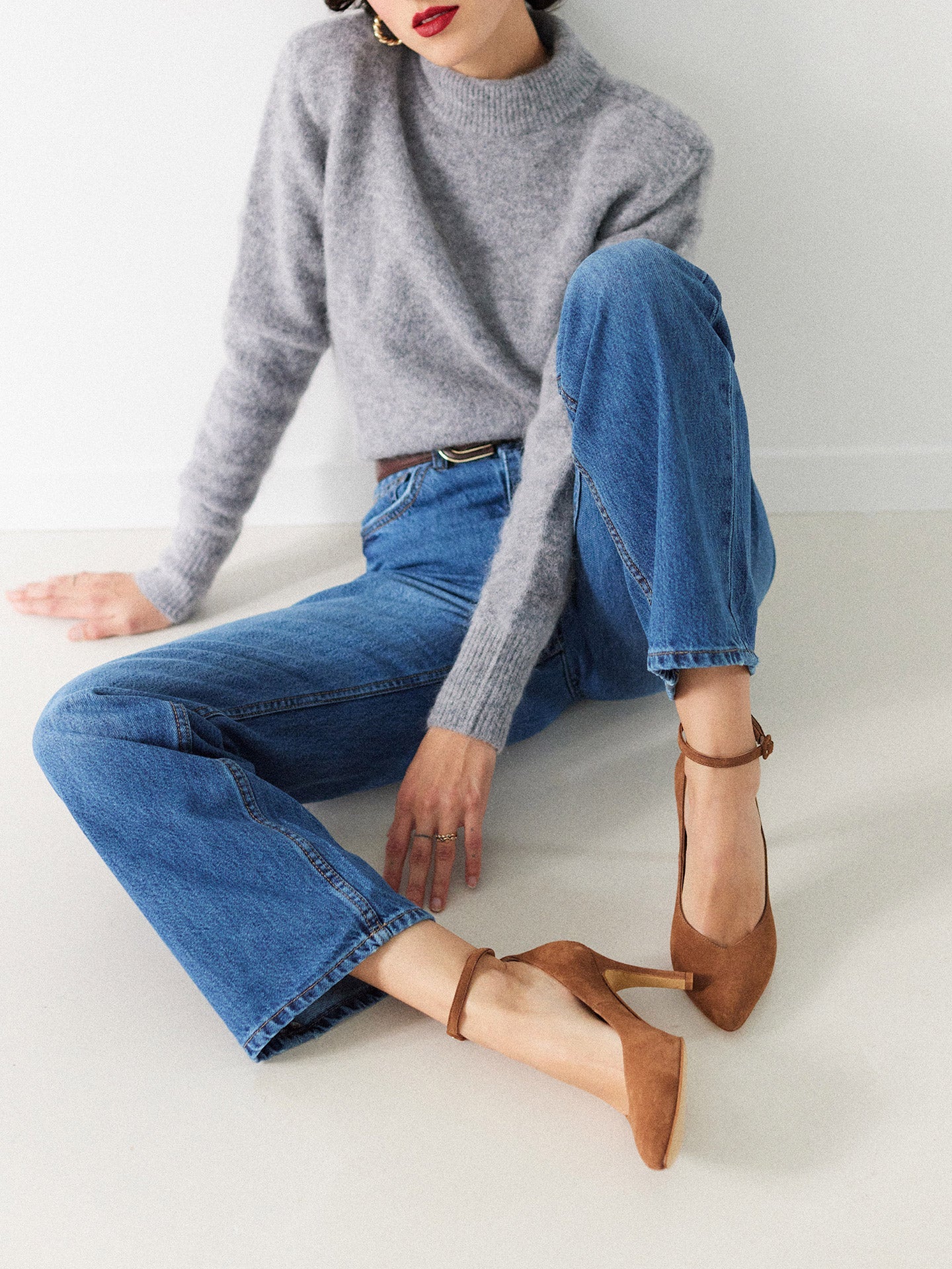 Brown Pumps in Leather with Pointed toe and Ankle Strap | Iva Suede Praline