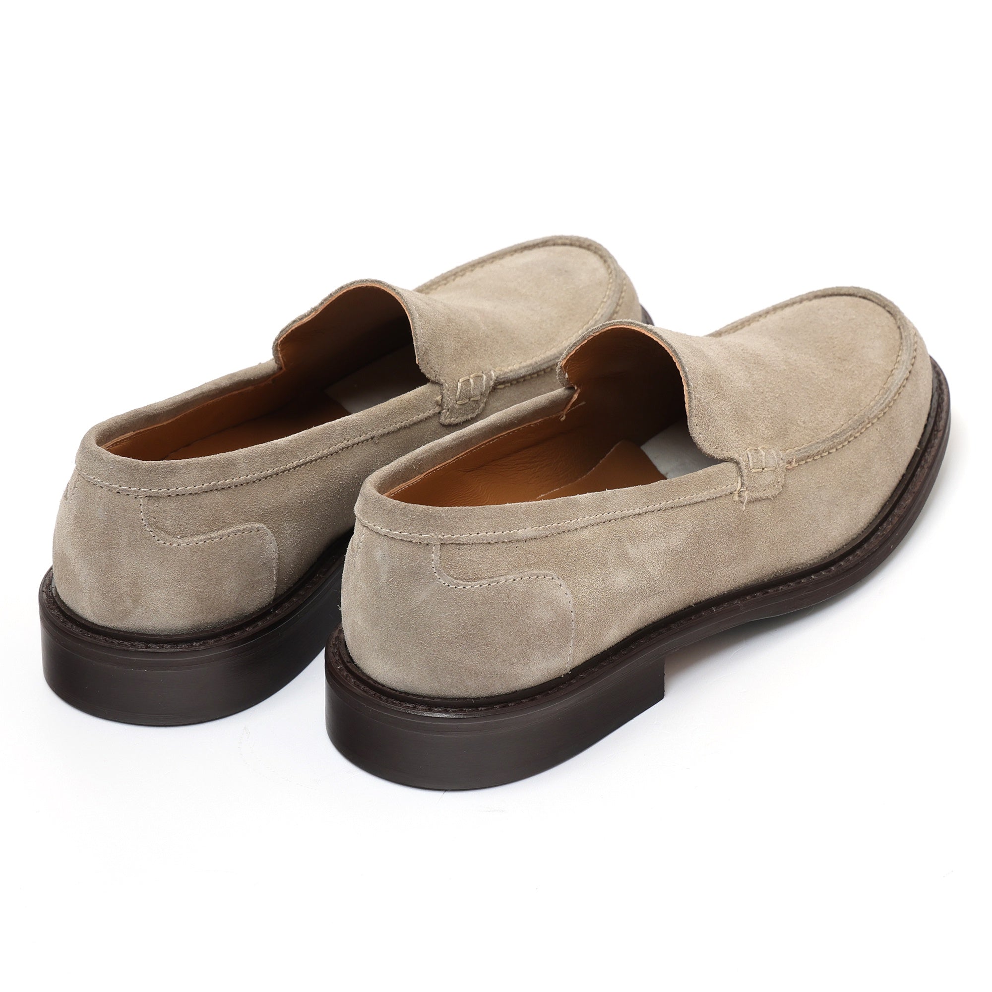 Mocassino liscio in pelle scamosciata  con fondo in cuoio antiscivolo Taupe