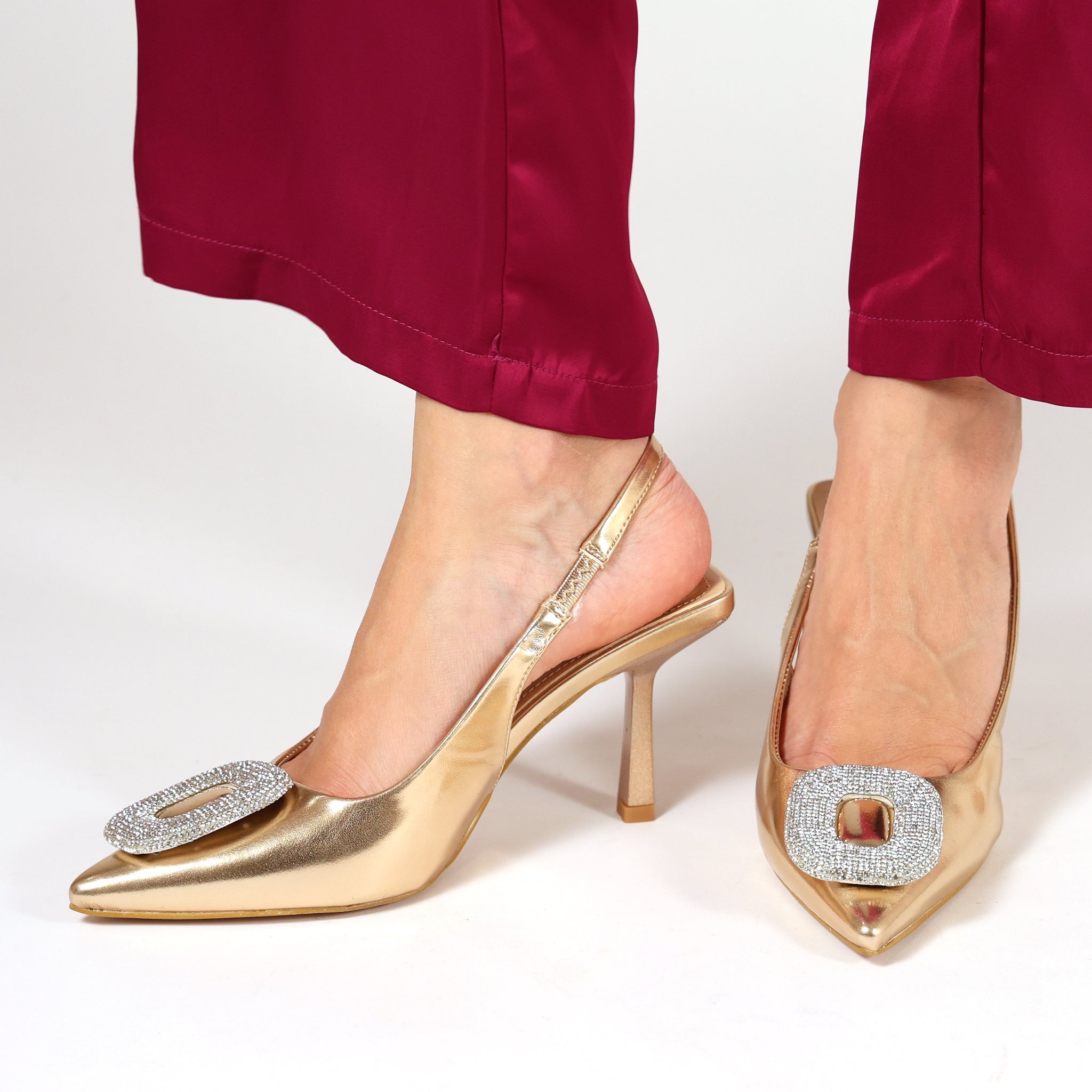 Dècolletè slingback in simil pelle con dettaglio strass sulla punta Champagne