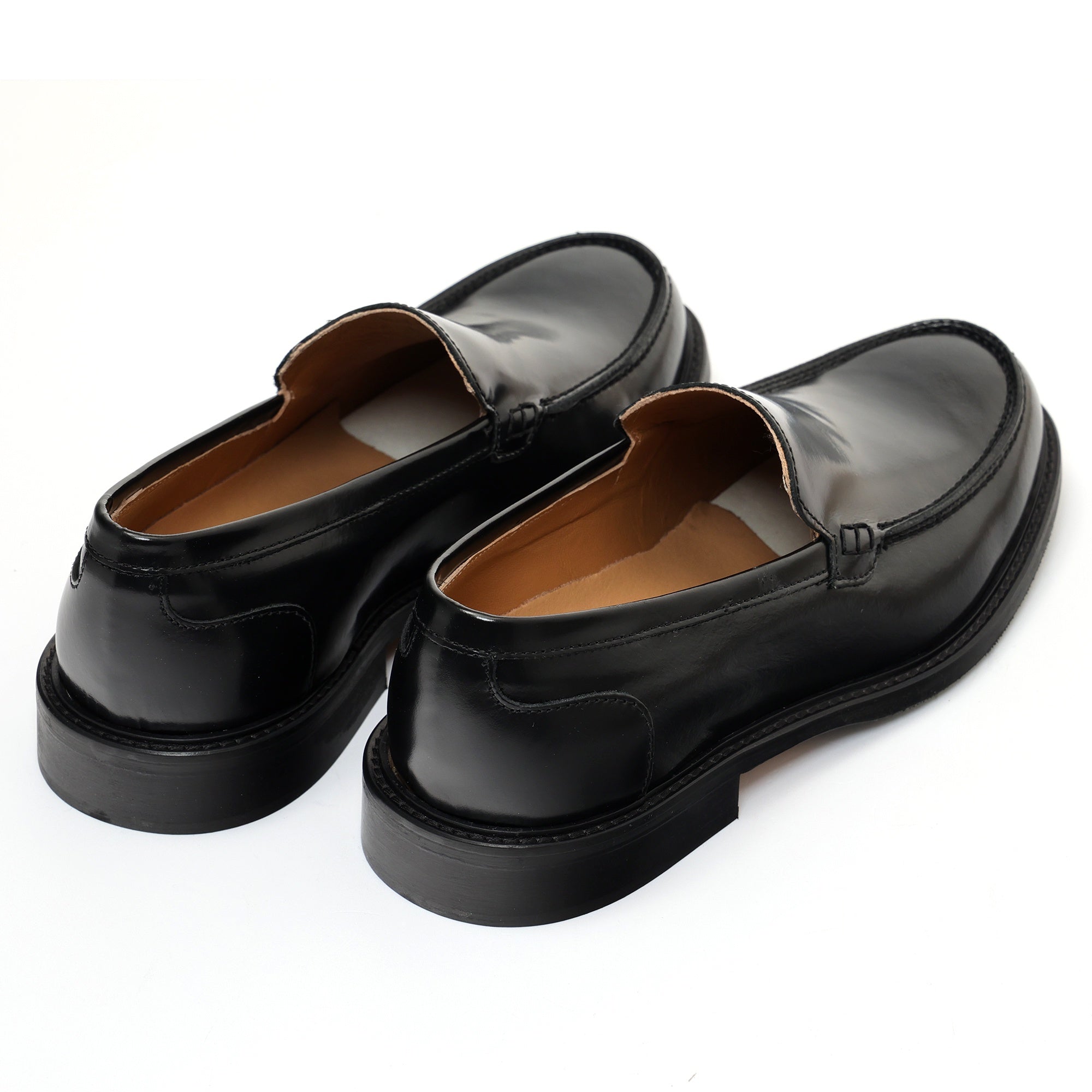 Mocassino liscio in pelle abrasivato con fondo in cuoio antiscivolo Nero