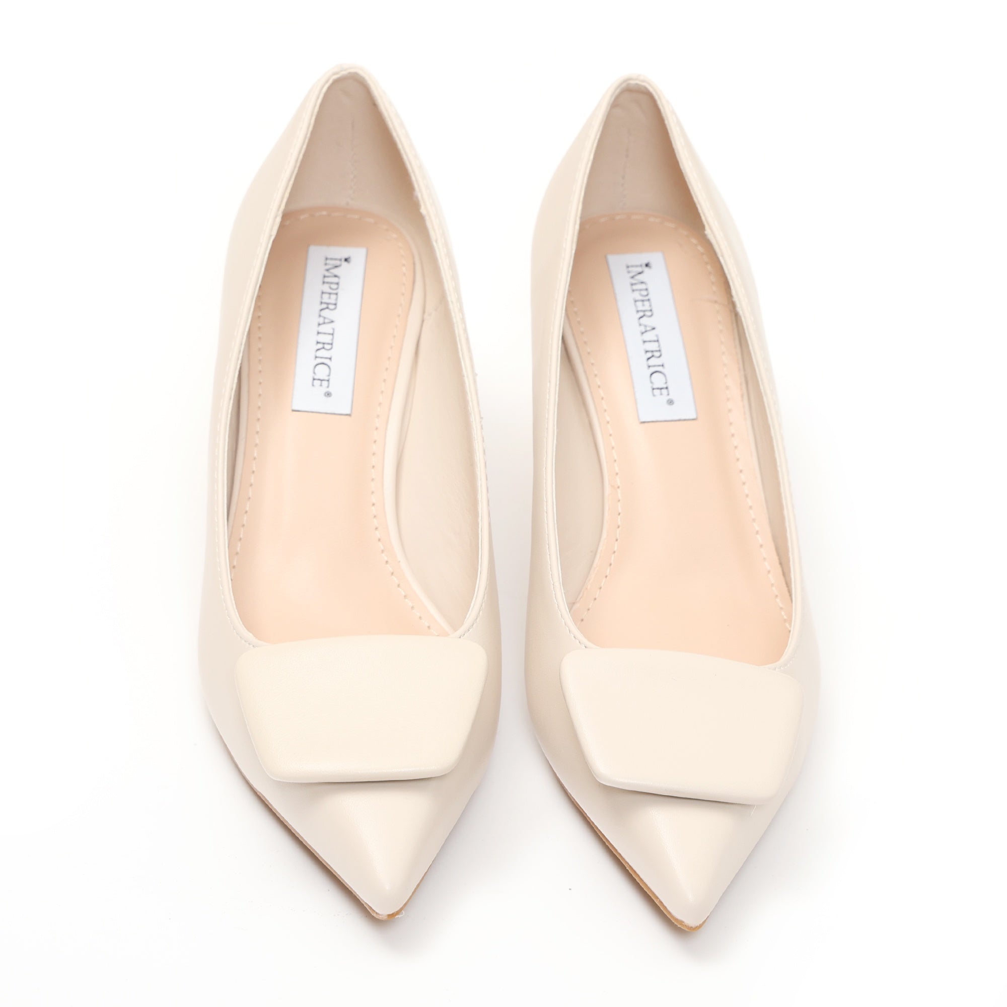 Dècolletè pumps in simil pelle con tacco basso e dettaglio sulla punta Beige