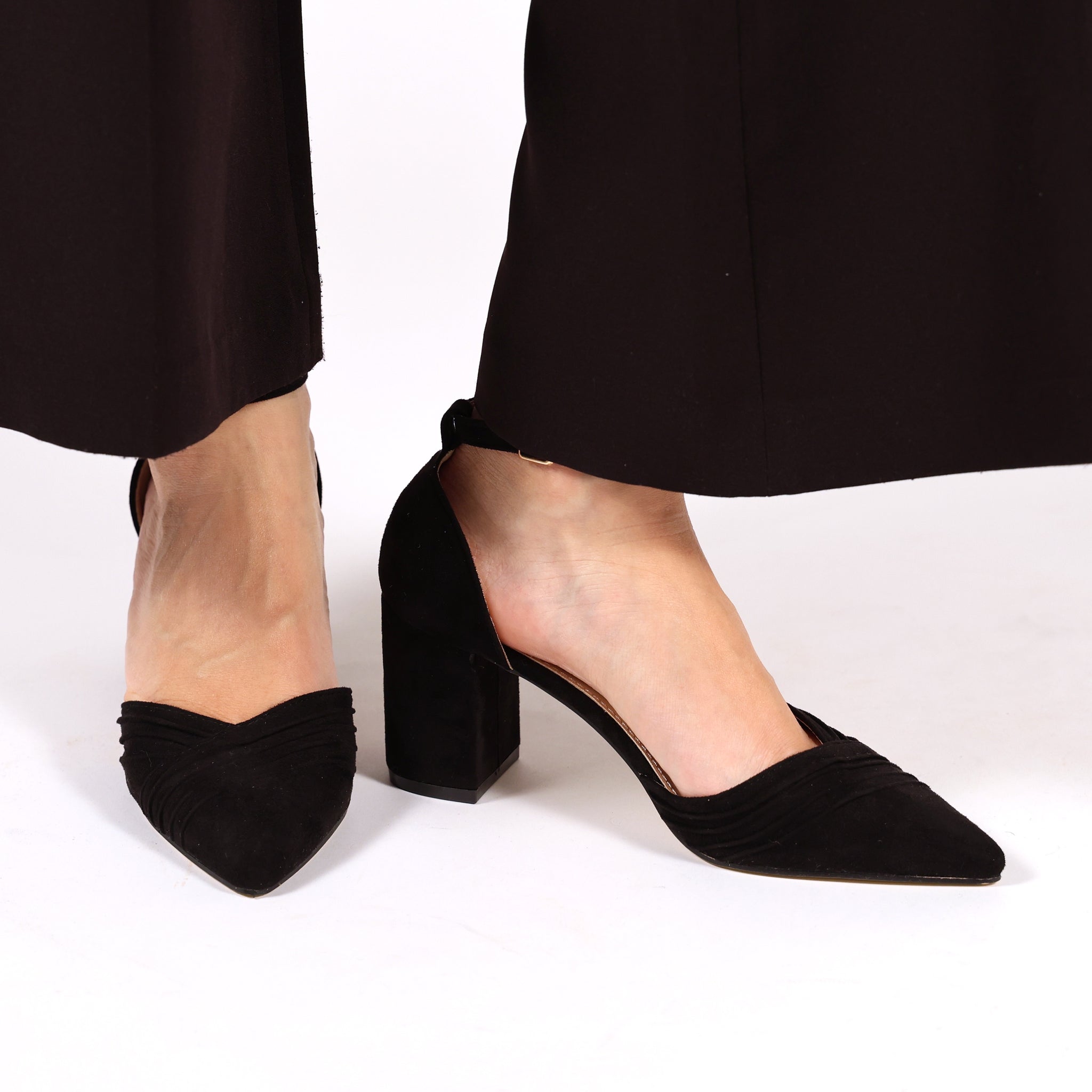 Sandali in simil pelle con tacco comodo quadrato Nero