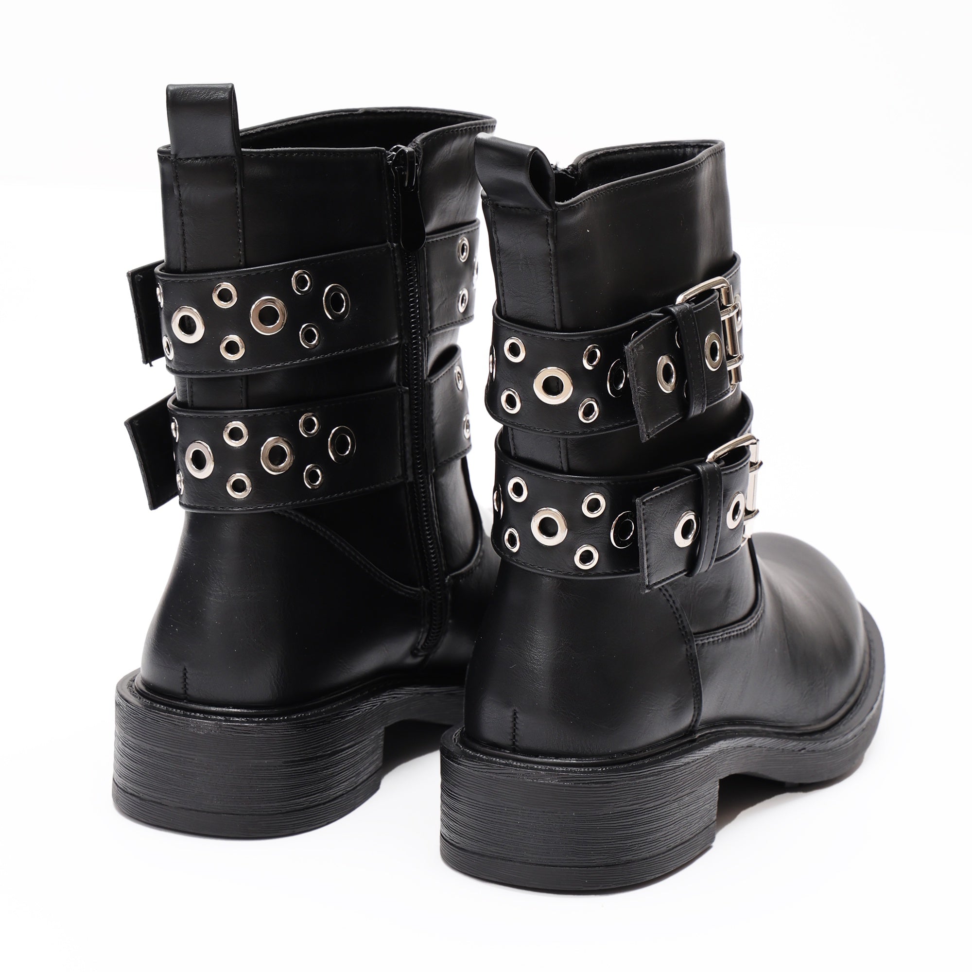 Stivaletto in simil pelle con cinturini  Nero