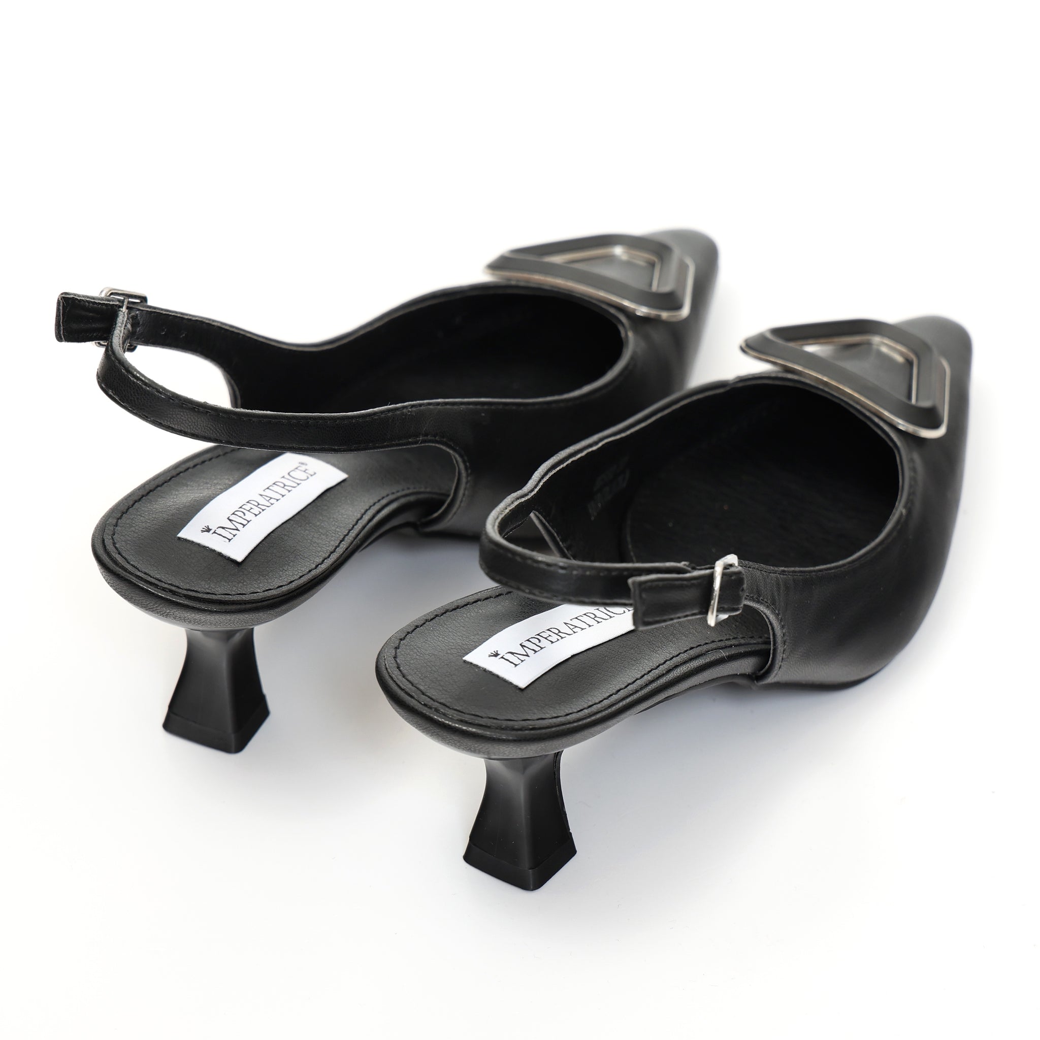 Dècolletè slingback con tacco basso a rocchetto e dettaglio sulla punta Nero